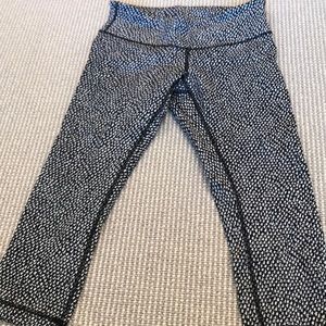 Lululemon crops